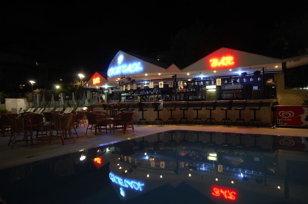 אלאניה Sealine Hotel מראה חיצוני תמונה